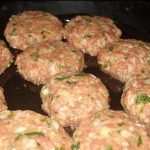 chiftele-pufoase-din-carne-de-porc