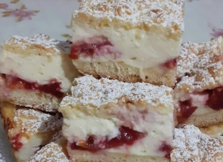 Prajitura cu prune si crema de smantana – deliciu fin, simplu si ieftin