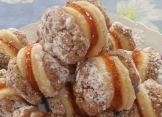 Prajiturele delicioase cu nuca si gem