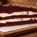 prajitura-cu-crema-si-dulceata