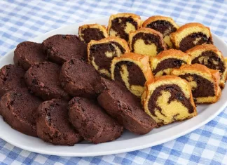 Doua retete de chec de casa: Secretul texturii umede cu nuca, ciocolata si dulceata