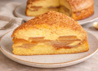 Tort cu crema de zahar ars si mere