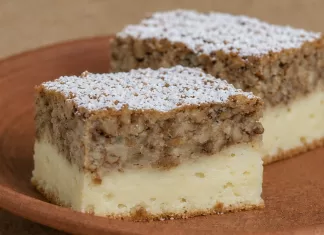 Prajitura cu branza dulce, orez si nuca. Desertul cremos care iti aminteste de copilarie